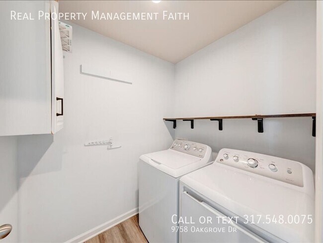 Building Photo - 9758 Oak Grove Dr