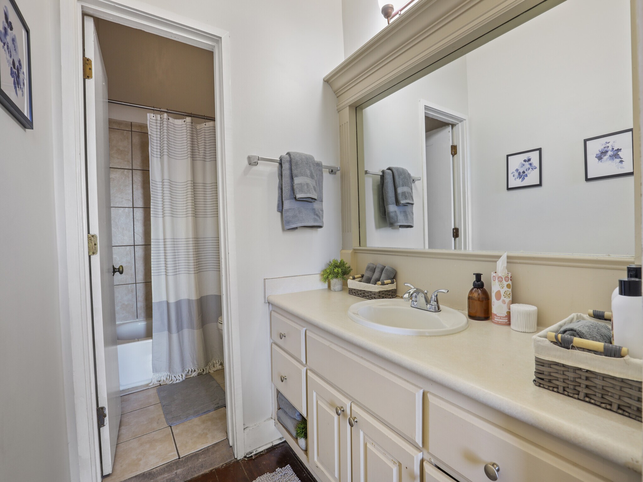 Building Photo - 66 S Front St