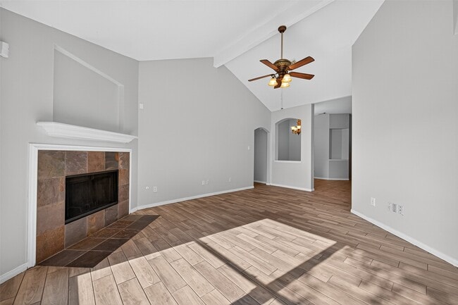 Building Photo - 16414 Sylvan Dale Dr