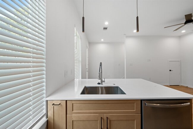 Building Photo - 1408 Enid St