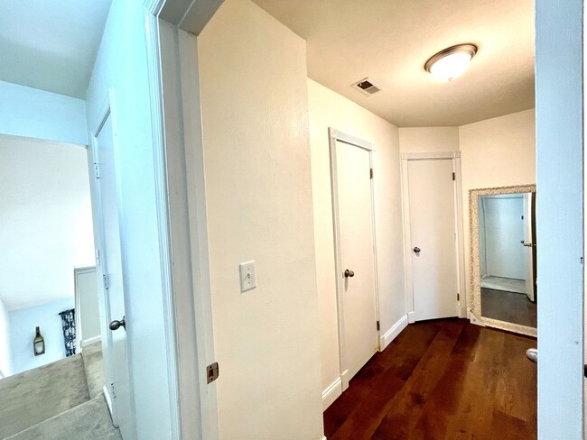 Building Photo - Spacious 6 bedroom home in Virginia Beach