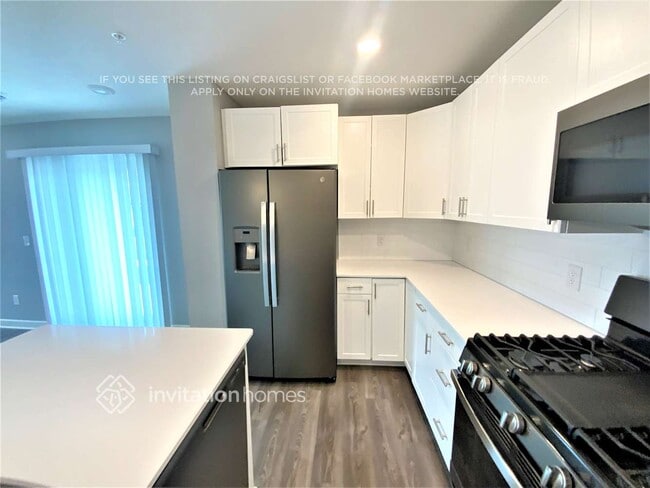 Building Photo - 10926 Zest St NE