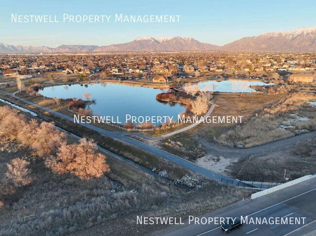 Building Photo - 1508 Waterfront Dr