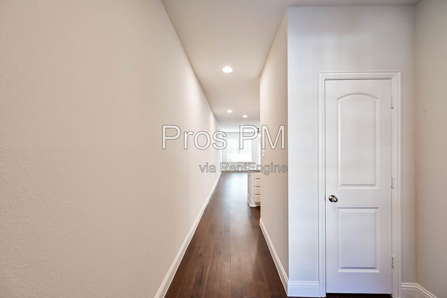 Building Photo - 4256 Mingo Dr
