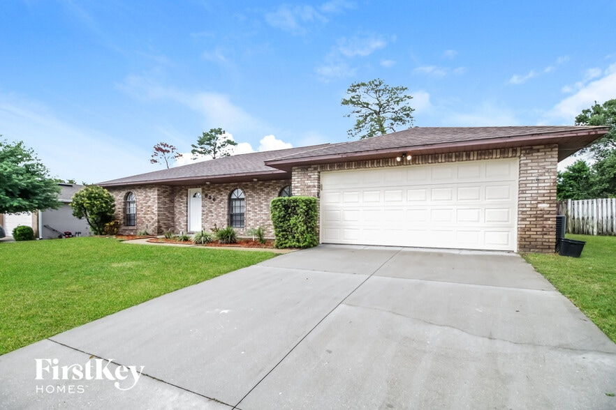 Building Photo - 836 Sylvia Dr