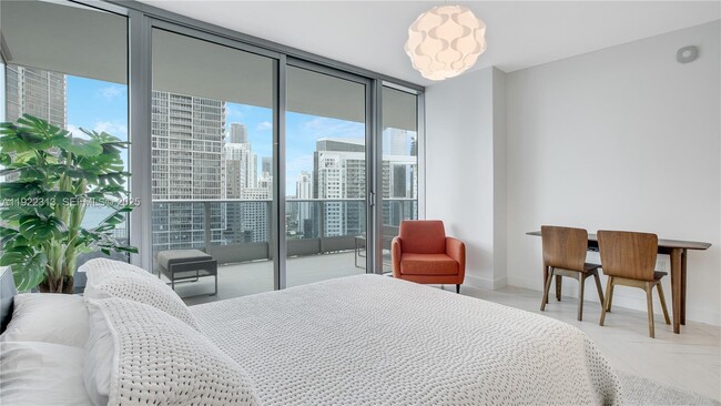 Building Photo - 200 Biscayne Blvd Way