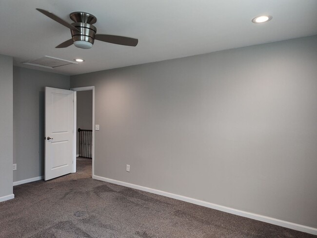 Building Photo - Georgeous 3 bedroom, 2.5 bathroom home located in the Stafford at Longtree community!