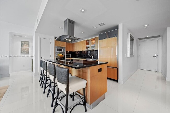 Building Photo - 6899 Collins Ave