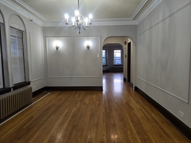 Building Photo - 3141 N Luna Ave