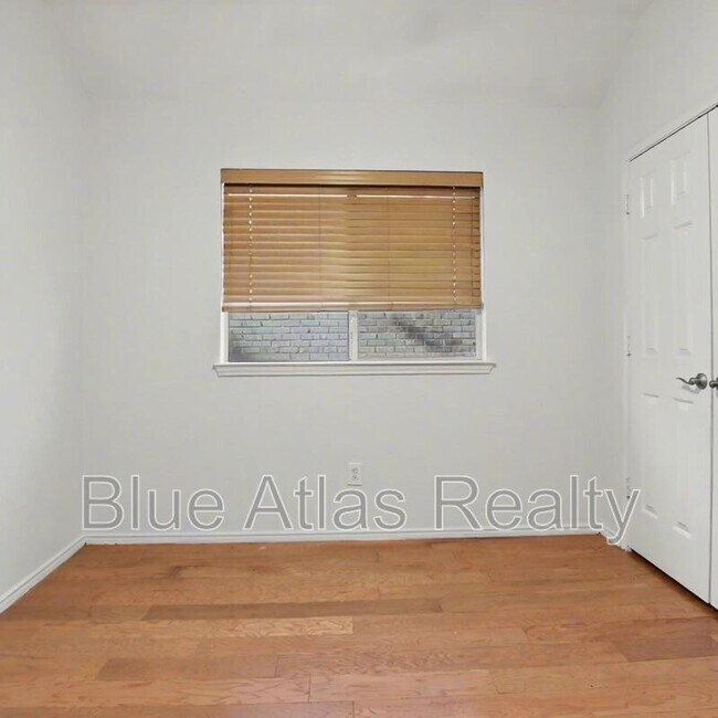 Building Photo - 4905 Canberra Ln