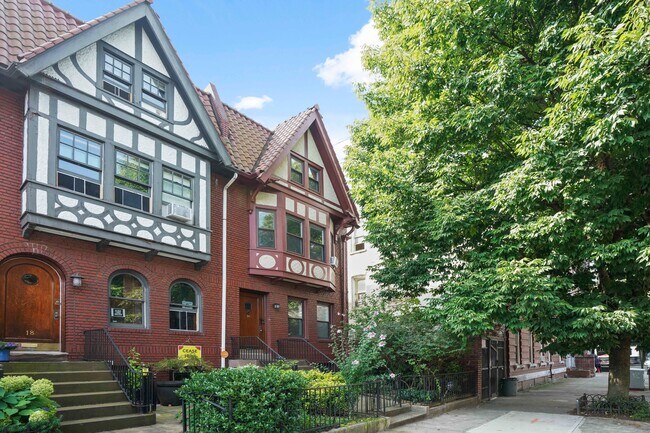 Building Photo - 16 Rutland Rd