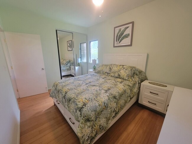 Building Photo - Turned key Fully Furnished Condo