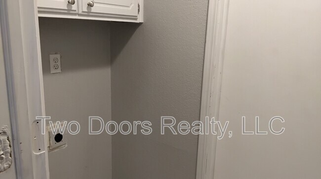 Building Photo - 7110 NW 30th Terrace