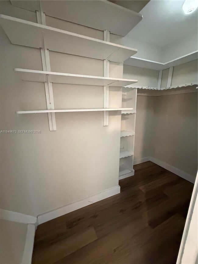 Building Photo - 7216 Jacaranda Ln