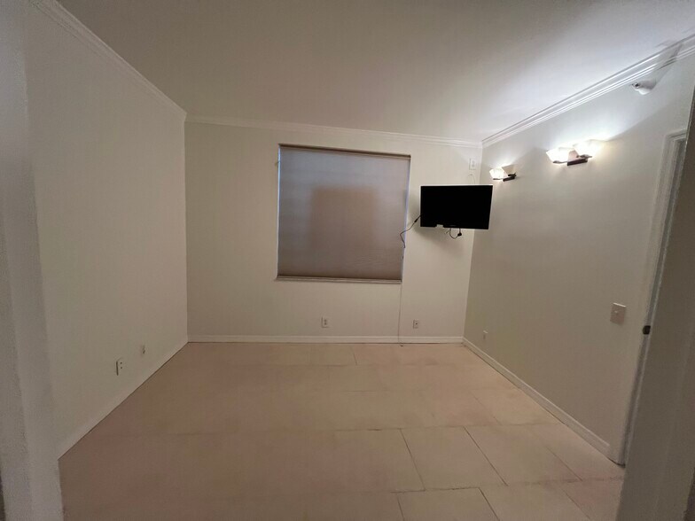 2nd BR - 4950 Bayshore Blvd