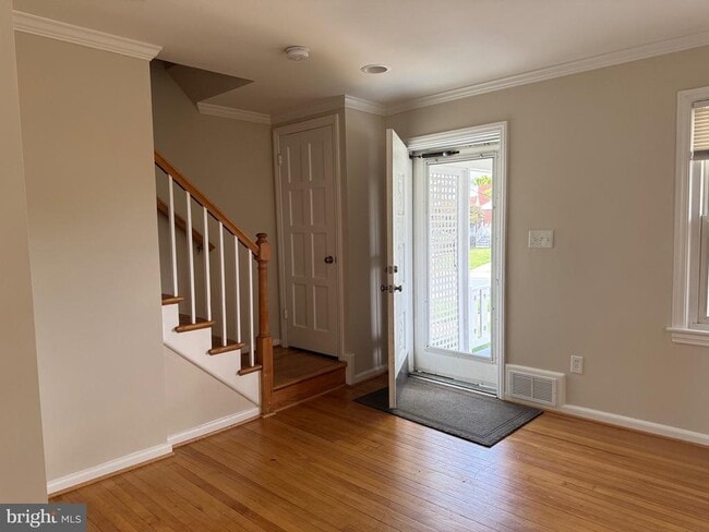 Building Photo - 2607 Farmington Dr