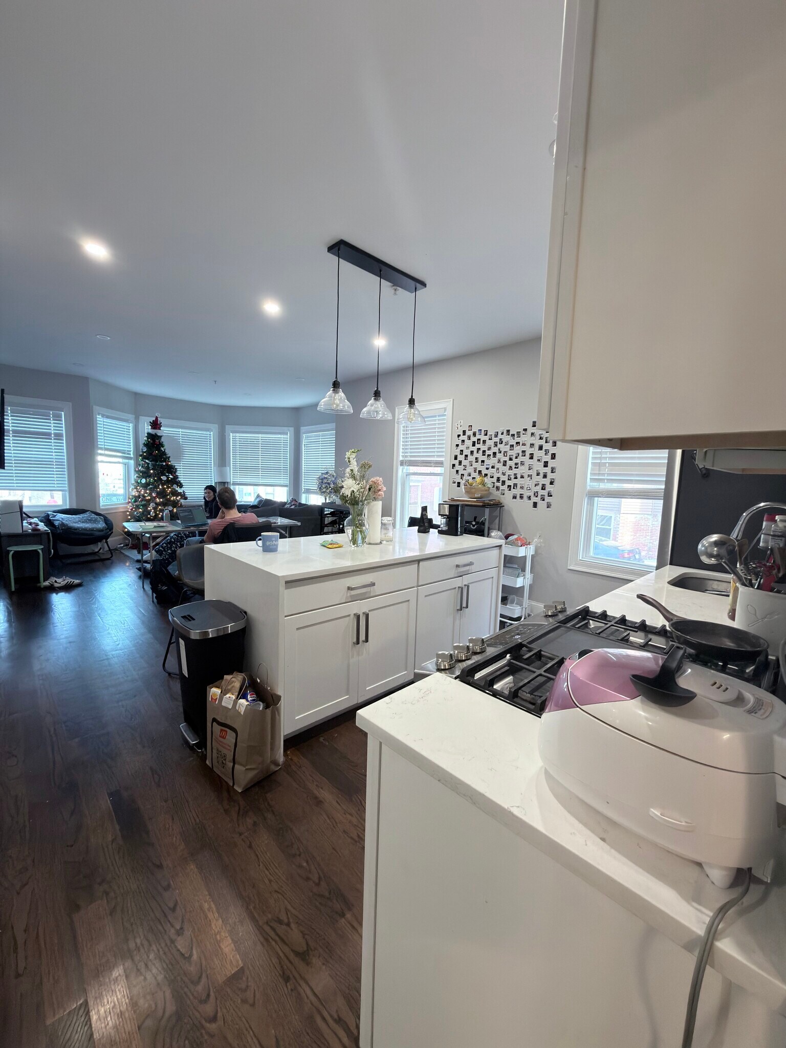 Building Photo - 156 Hillside St