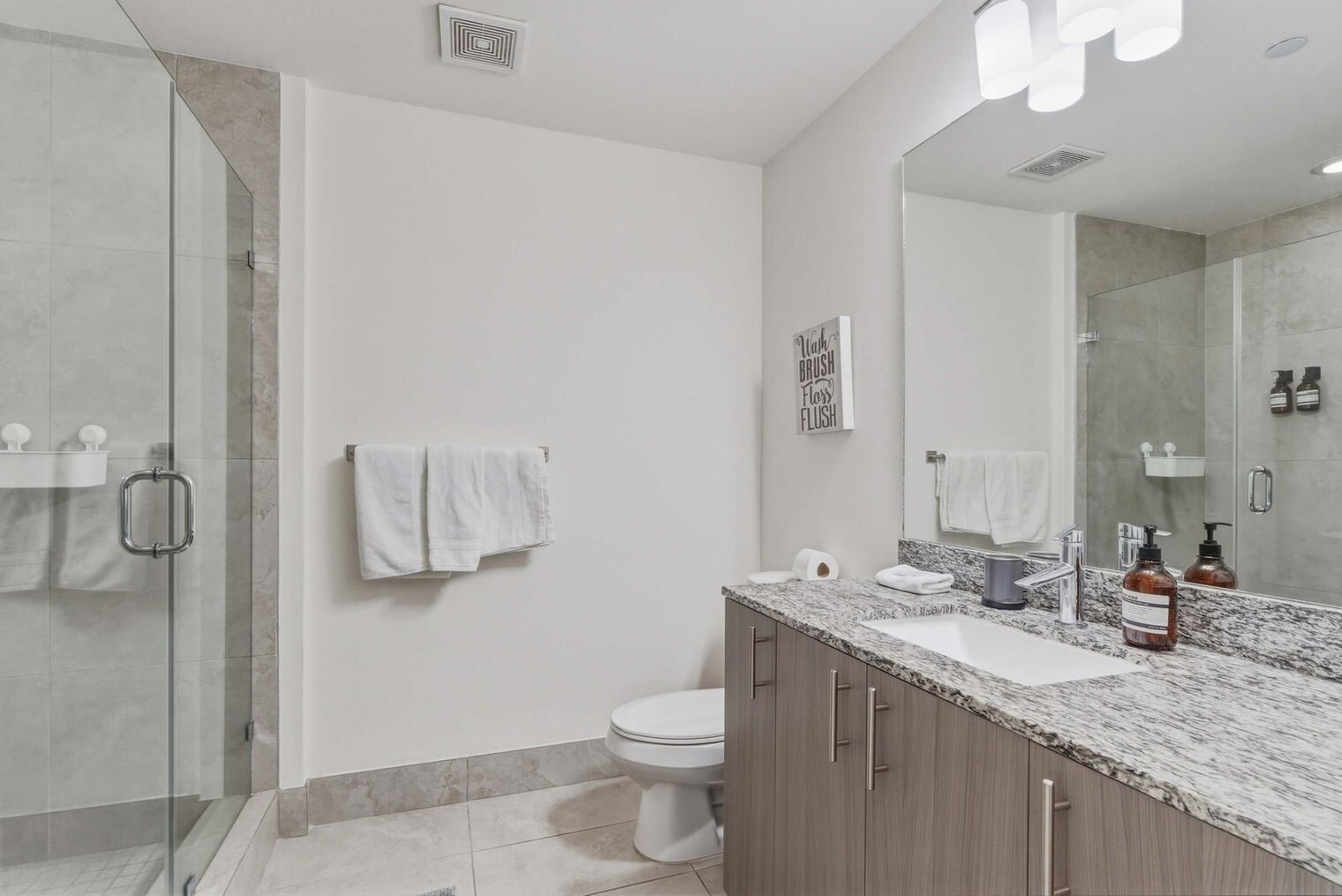 Building Photo - 5350 NW 84th Ave