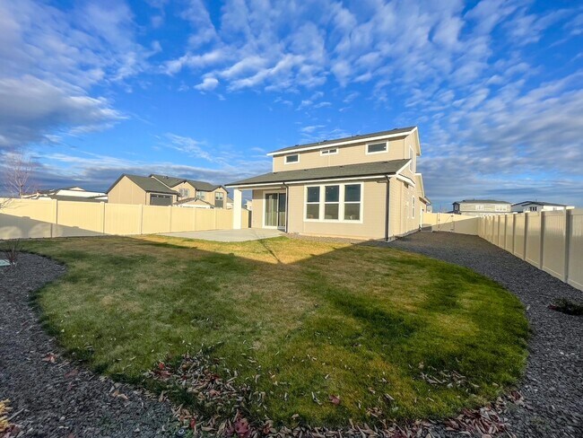 Building Photo - 6273 S Binky Ave