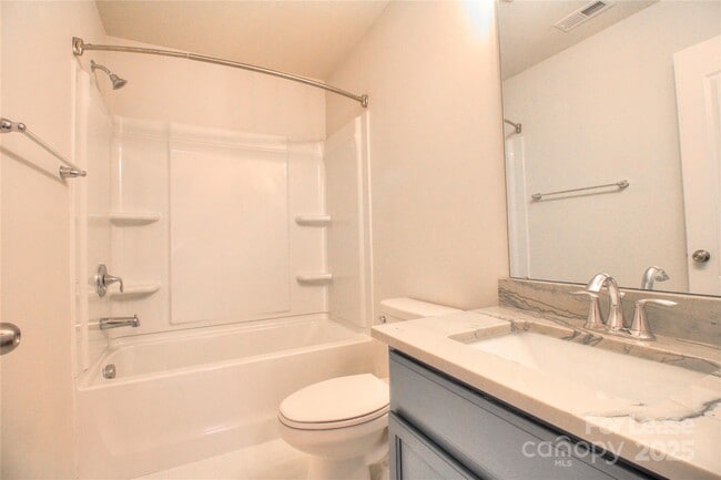 Building Photo - 3007 Silverwood Dr