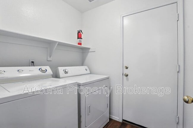 Building Photo - 11450 E Contessa St