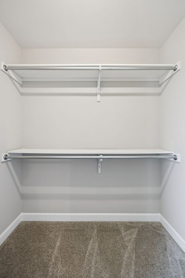 Building Photo - Welcome home to this beautifully maintaine...