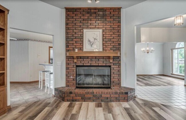 Building Photo - 808 NW 142nd St