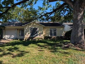 Building Photo - 5318 Angelo St