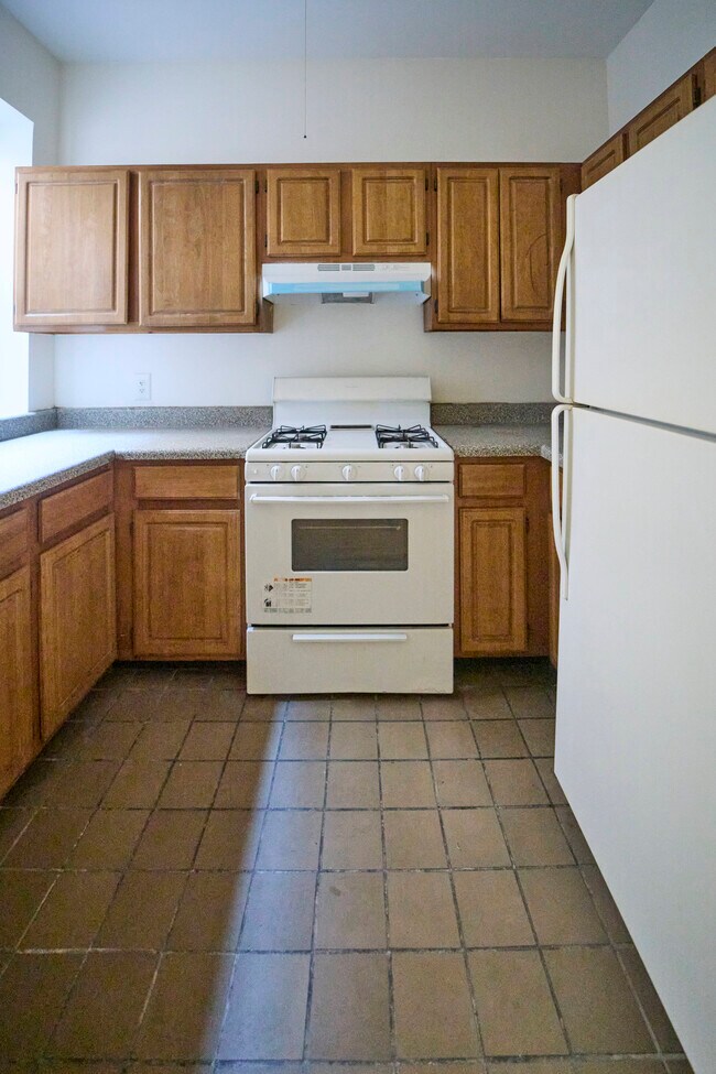 Building Photo - 248 Madison St