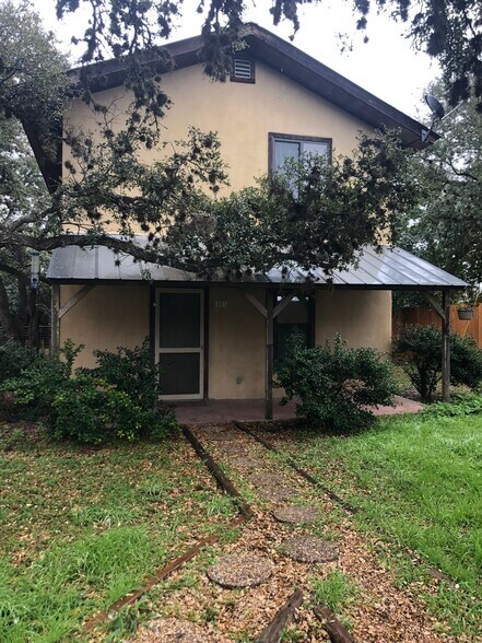 Building Photo - 553 S Old Stagecoach Rd