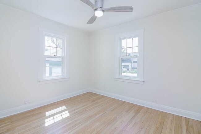 Building Photo - 15W355 Harvard St