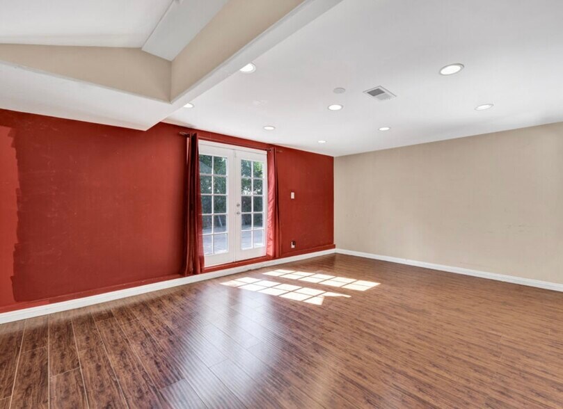 Building Photo - 6241 Canby Ave
