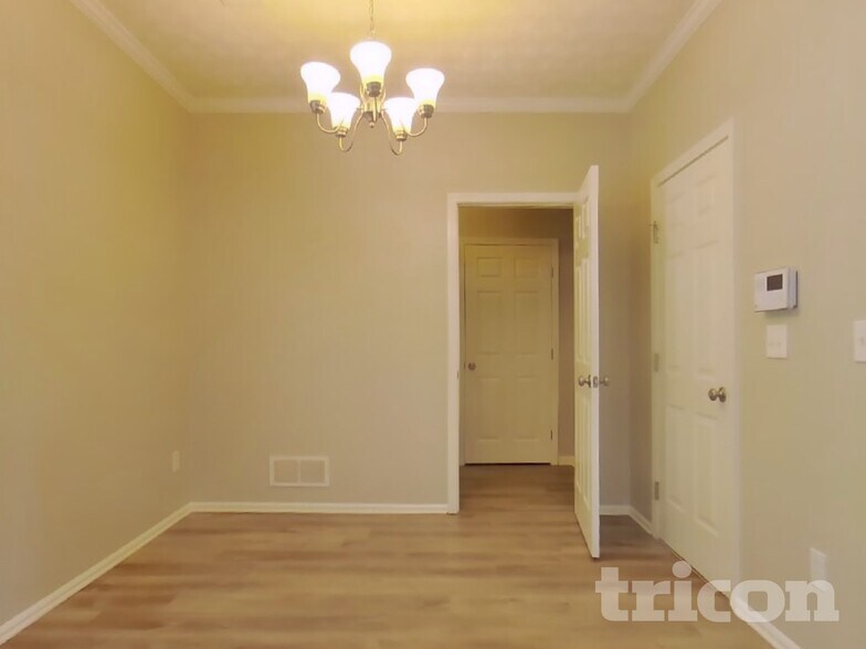 Building Photo - 1055 Crown Landing Pkwy