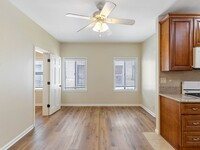 Building Photo - 1324 N Peterson Ave