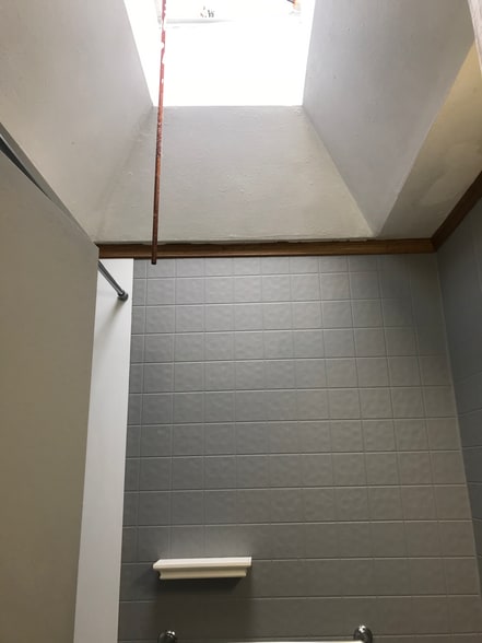 Building Photo - 1329 E 23rd St