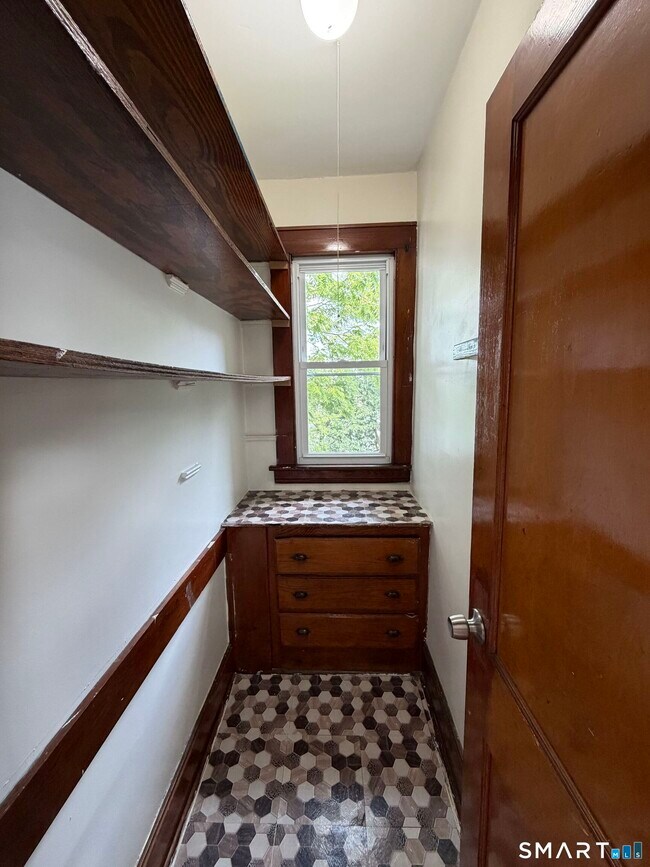 Building Photo - 306 Judson Pl