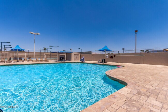 Building Photo - 1347 W Lobo Ave