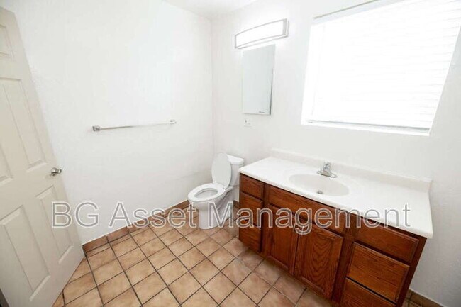 Building Photo - 936 Tennent Ave