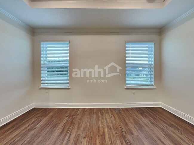 Building Photo - 27341 St Andrews Ave