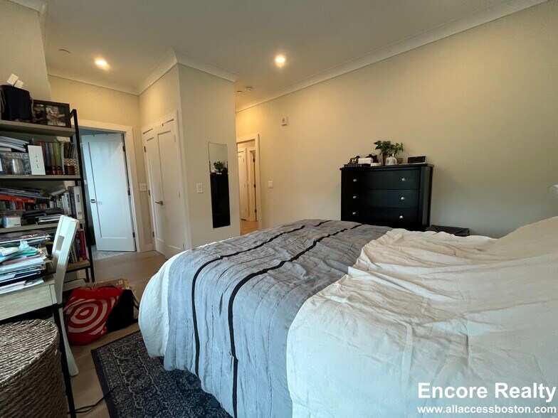 Building Photo - 39 Cummins Hwy