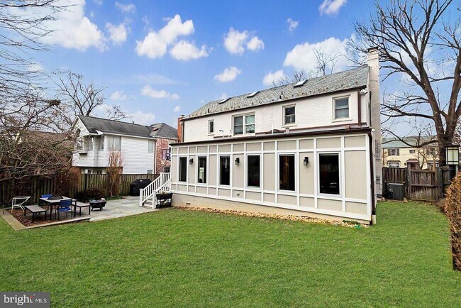 Building Photo - 4708 Yuma St NW