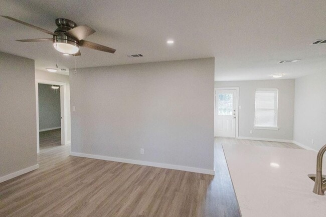 Building Photo - 501 Oakley Ct