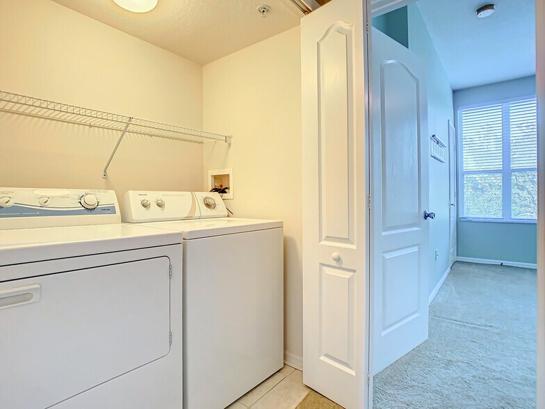 Building Photo - 5609 Gaspar Oaks Dr