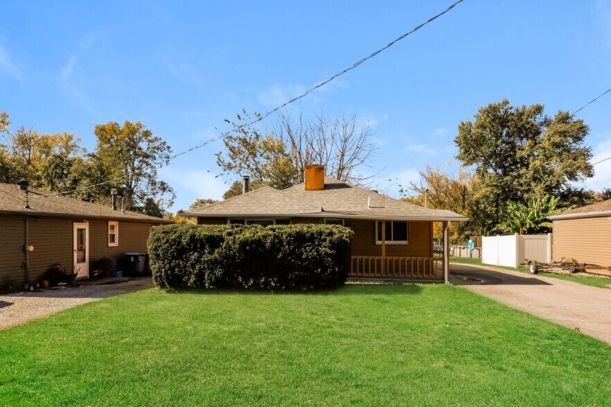 Building Photo - 1321 Gladys St