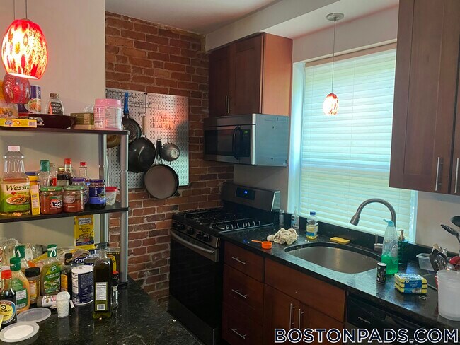 Building Photo - 34 Sussex St