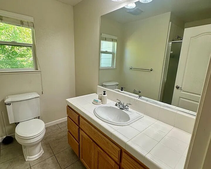 Building Photo - 2052 Twin Creeks Pl