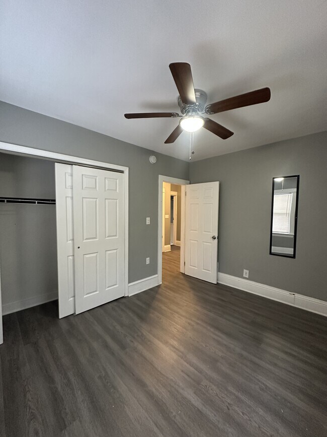 Building Photo - 174 Gardiner Ave