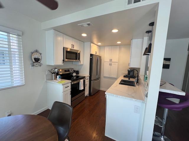 Building Photo - 850 Cypress Point Way