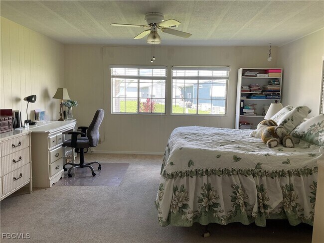 Building Photo - 566 Hogan Dr