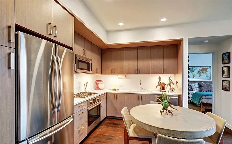 Building Photo - 1321 Seneca St